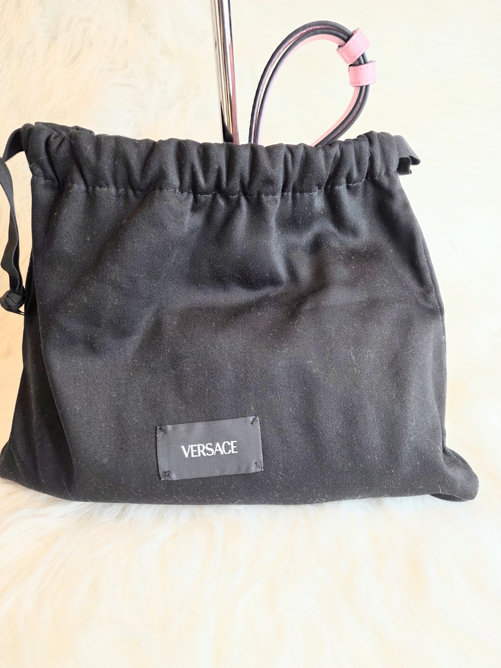 Versace Vitello Pink Leather Shoulder Bag with Gold Medusa Accent Dustbag New - Picture 10 of 10